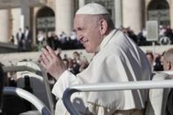 Malteser Romwallfahrt 2022 - Audienz mit Papst Franziskus auf dem Petersplatz